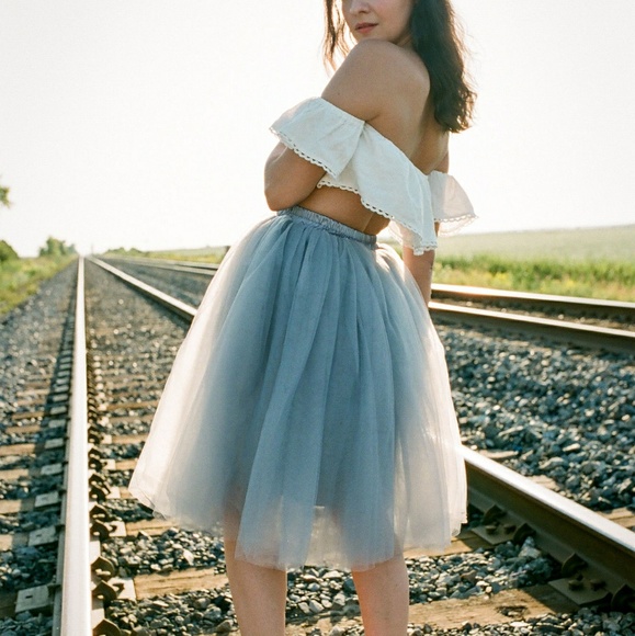 Meet your Posher, Claudia - Picture 1 of 1